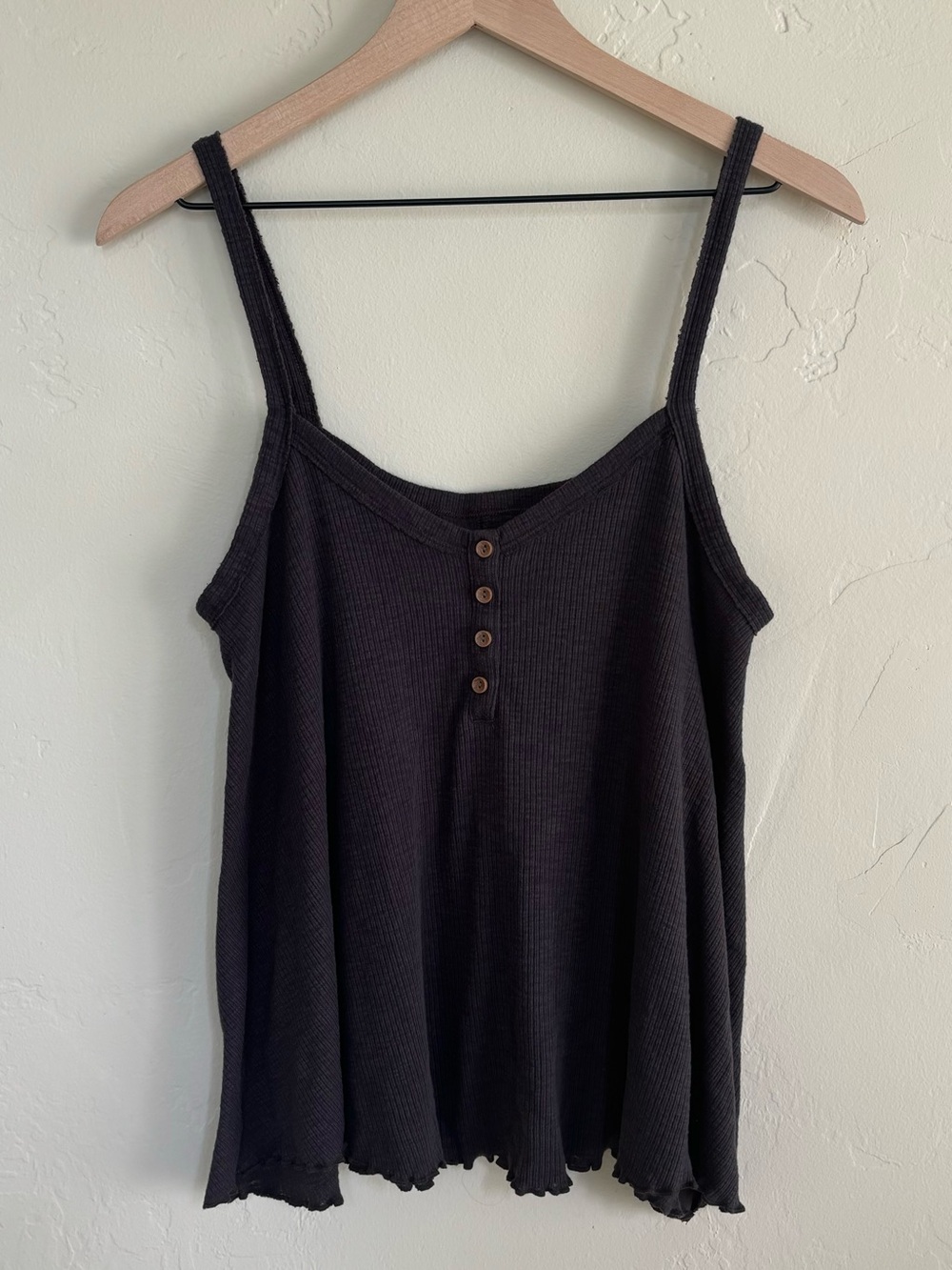 American Eagle Women’s Knit Henley Tank Top Lettuce Hem Charcoal Gray Medium